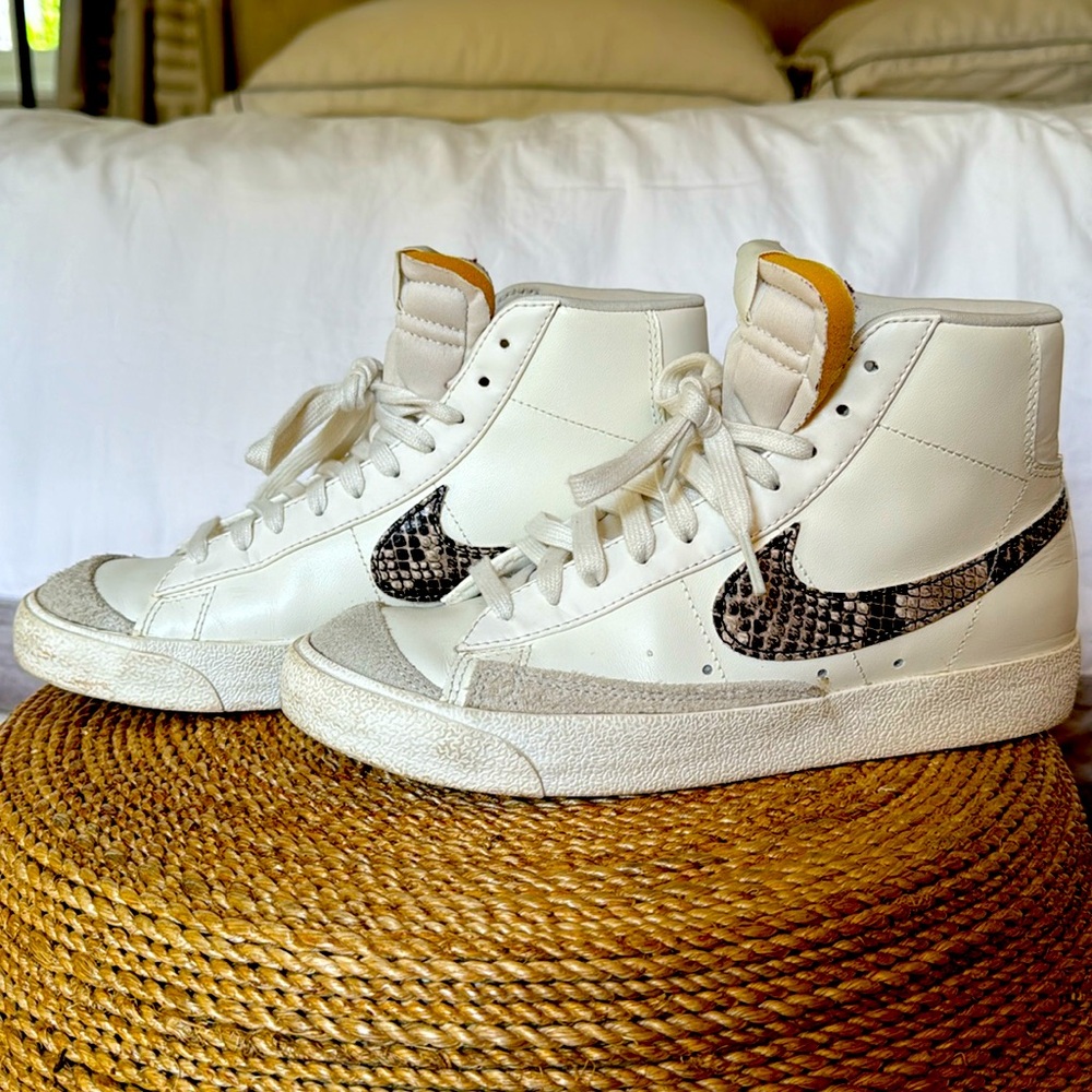 White leather Nike Sneakers